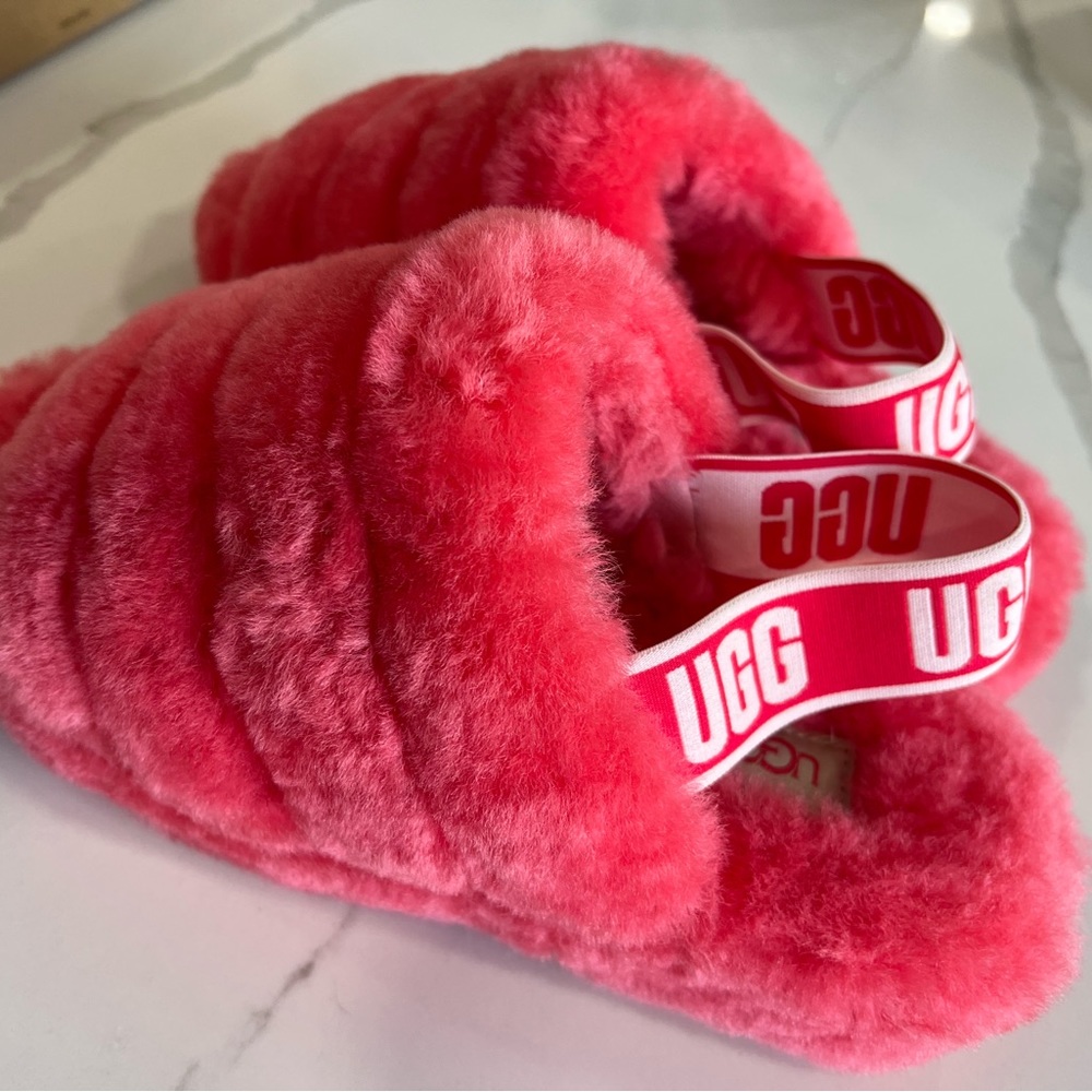 Ugg fluff yea slippers hot pink size 7 NWT